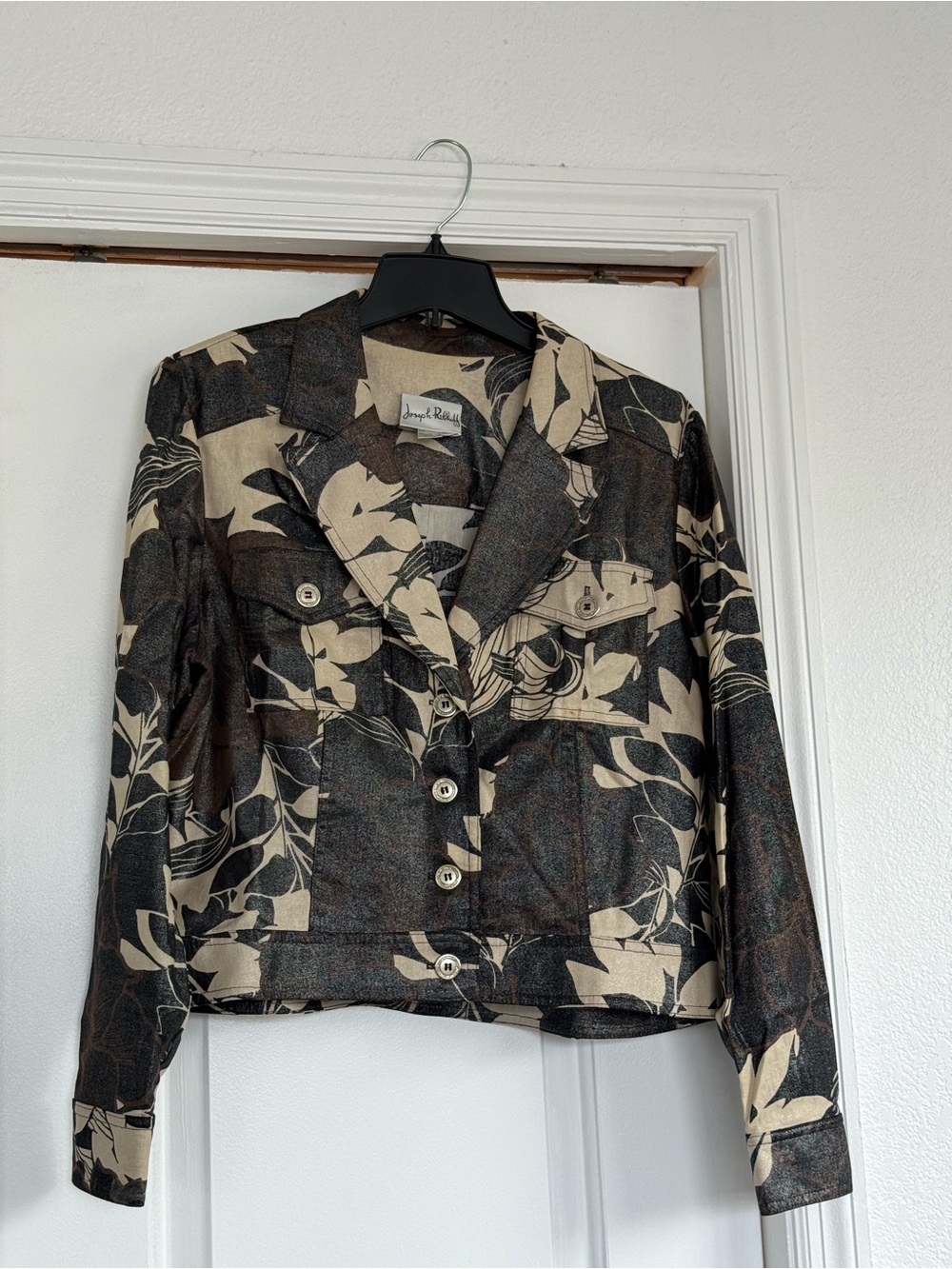 Joseph Ribkoff Black and Cream Botanical Crop Blazer